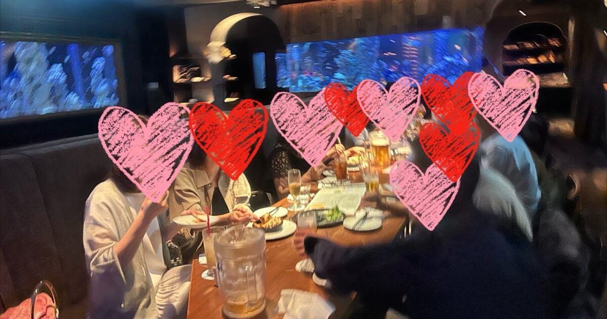 大阪梅田で開催された社会人サークルアッシュの飲み会で乾杯する30代40代の参加者たち